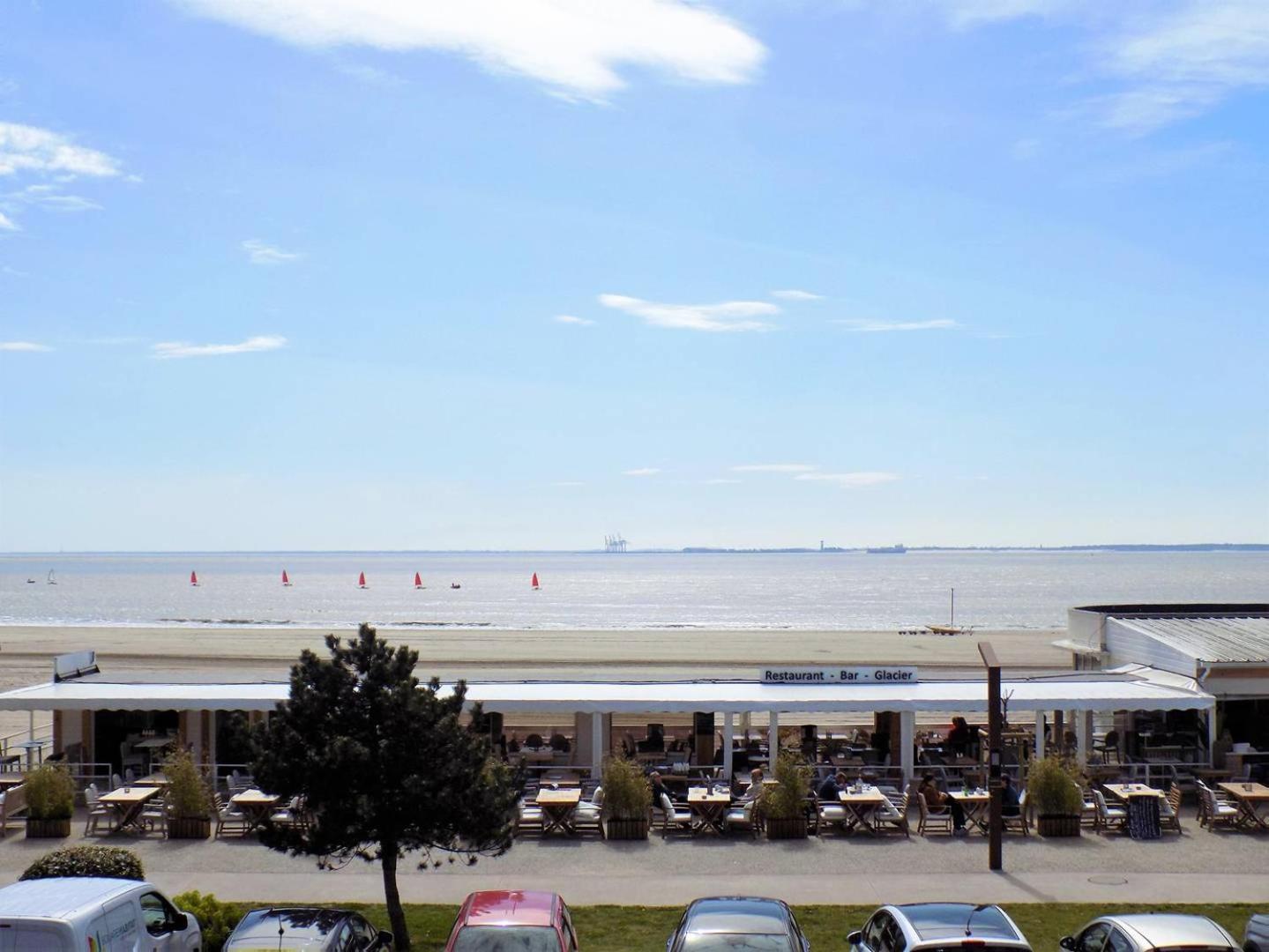 Saint Georges De Didonne - Pleine Vue Mer Pour Ce Studio Cabine Face A La Plage Exterior photo