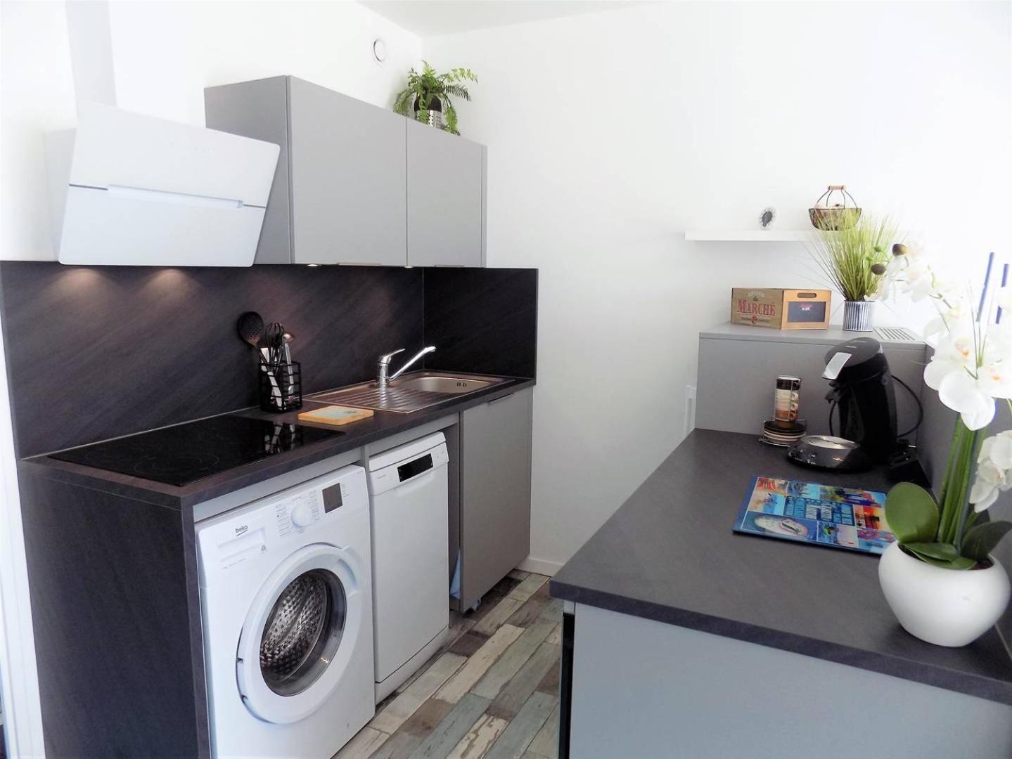 Saint Georges De Didonne - Pleine Vue Mer Pour Ce Studio Cabine Face A La Plage Exterior photo